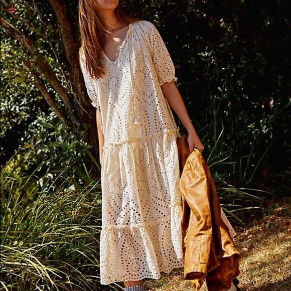 RARE-Spell and the Gypsy Collective Fairytale Anglaise Gown-SAMPLE Gown - Picture 1 of 8